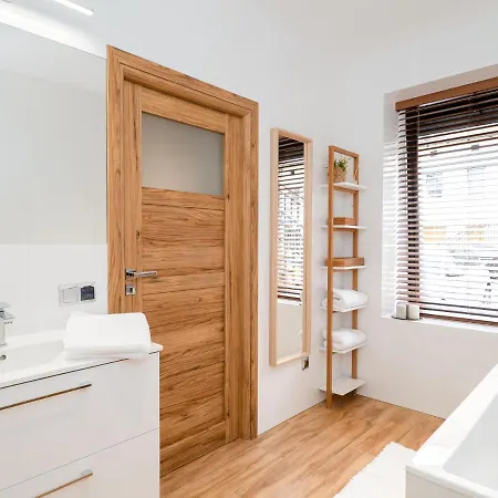 Delux Aleja Nmp 8 - Free Parking Apartment