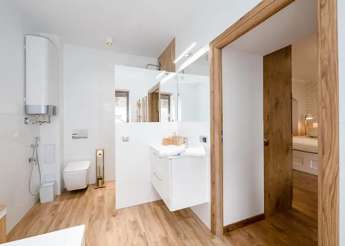 Delux Aleja Nmp 8 - Free Parking דירה