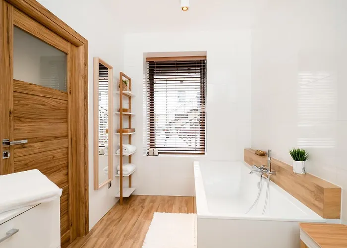 Delux Aleja Nmp 8 - Free Parking דירה